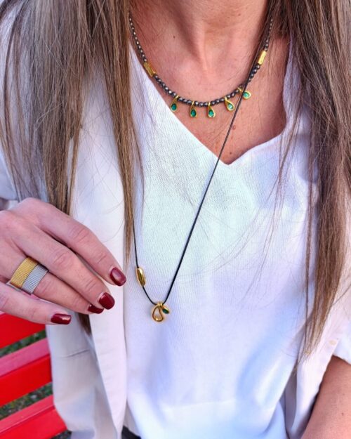 Κολιέ με Χάντρες Αιματίτη & Πράσινες Σταγόνες σε Χρυσό Τόνο – Elegant Statement