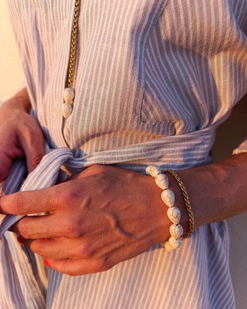 Διπλό Βραχιόλι με Λευκό Χαολίτη και Χρυσή Ατσάλινη Αλυσίδα