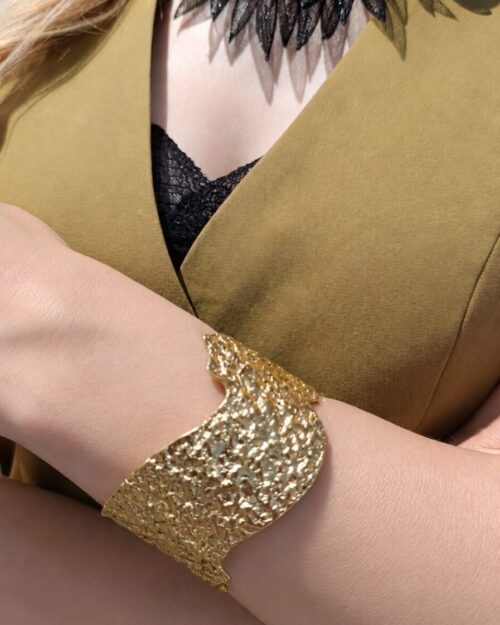 Ατσάλινη Χρυσή Χειροπέδα Organic Texture – Statement Cuff Bracelet